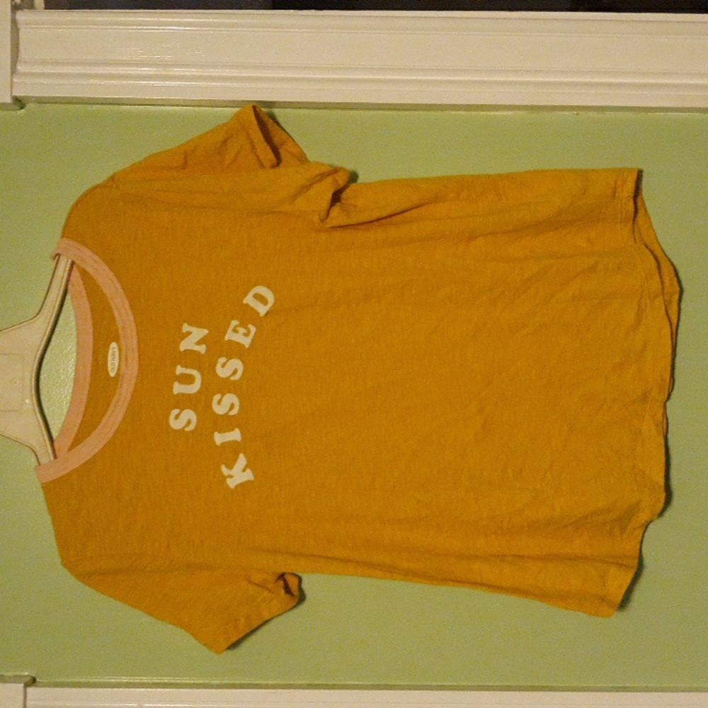 Old Navy gold/yellow "Sun Kissed" t-shirt, sz med